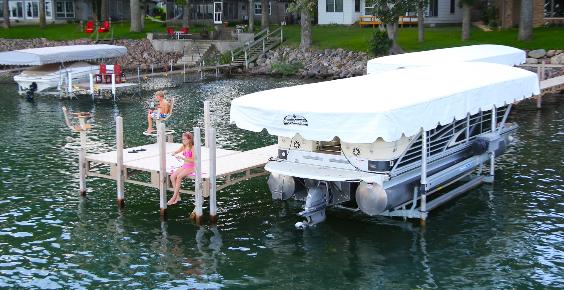 Pontoon Lifts | Lift Options | ShoreStationÂ®