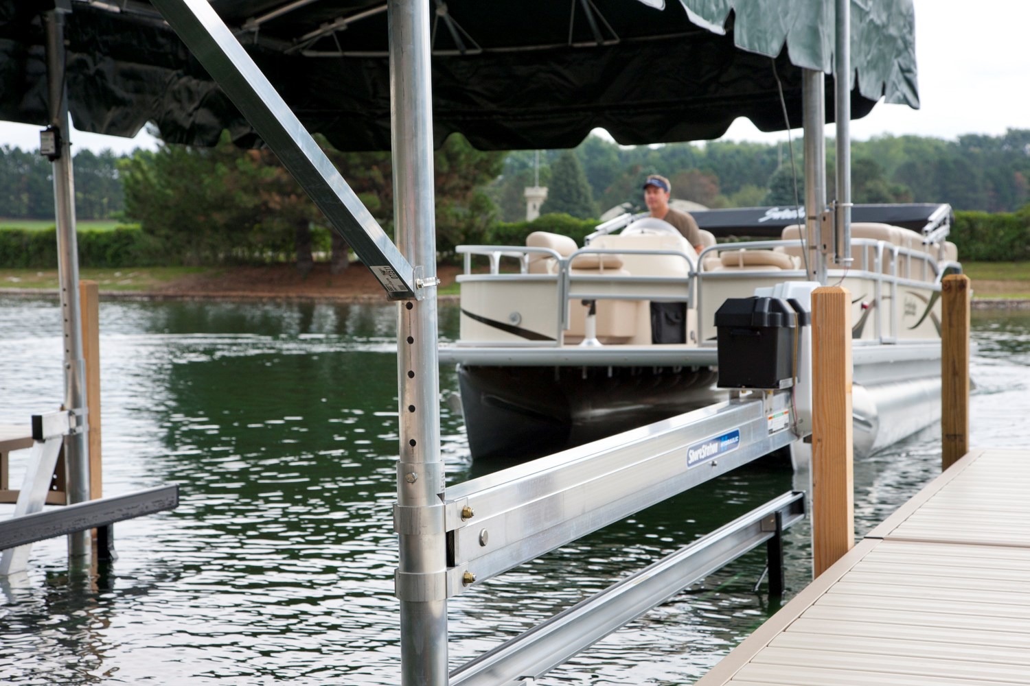 Pontoon Lifts Lift Options ShoreStation®