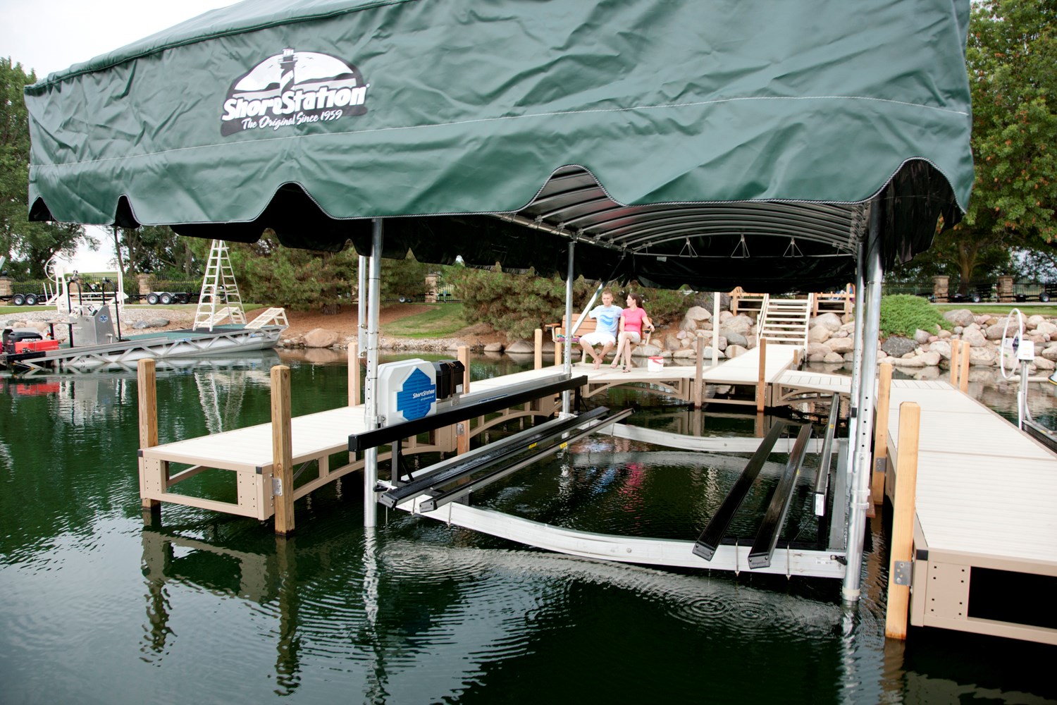 pontoon lifts lift options shorestation®